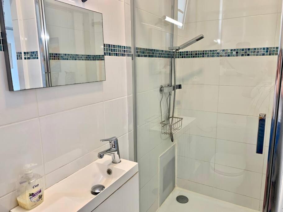 Blue Summer Vibes Mini Studio For Two, Ac, Parking, Beach At 50M, Spa Access -2 La Ciotat Kültér fotó